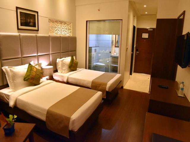 Comfort Inn Donil Vadodara Exterior photo