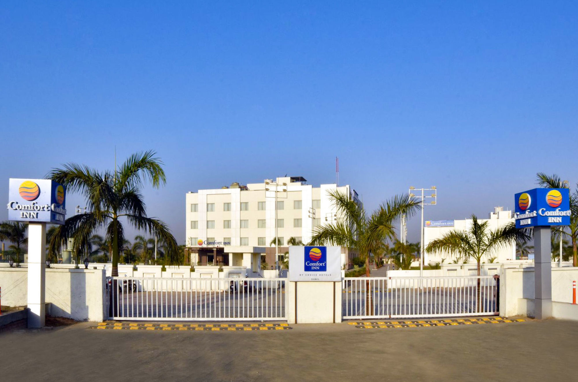 Comfort Inn Donil Vadodara Exterior photo