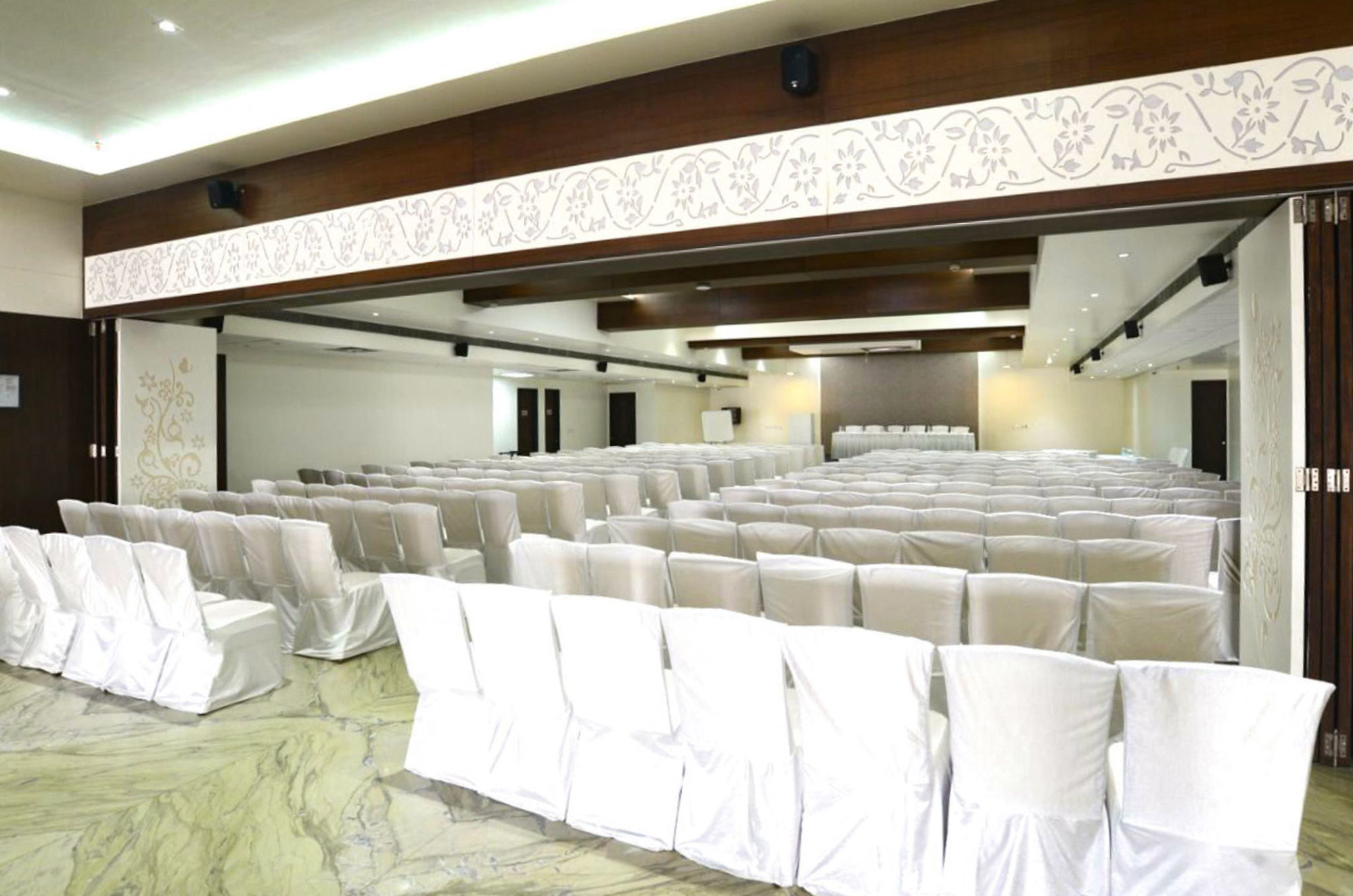 Comfort Inn Donil Vadodara Facilities photo