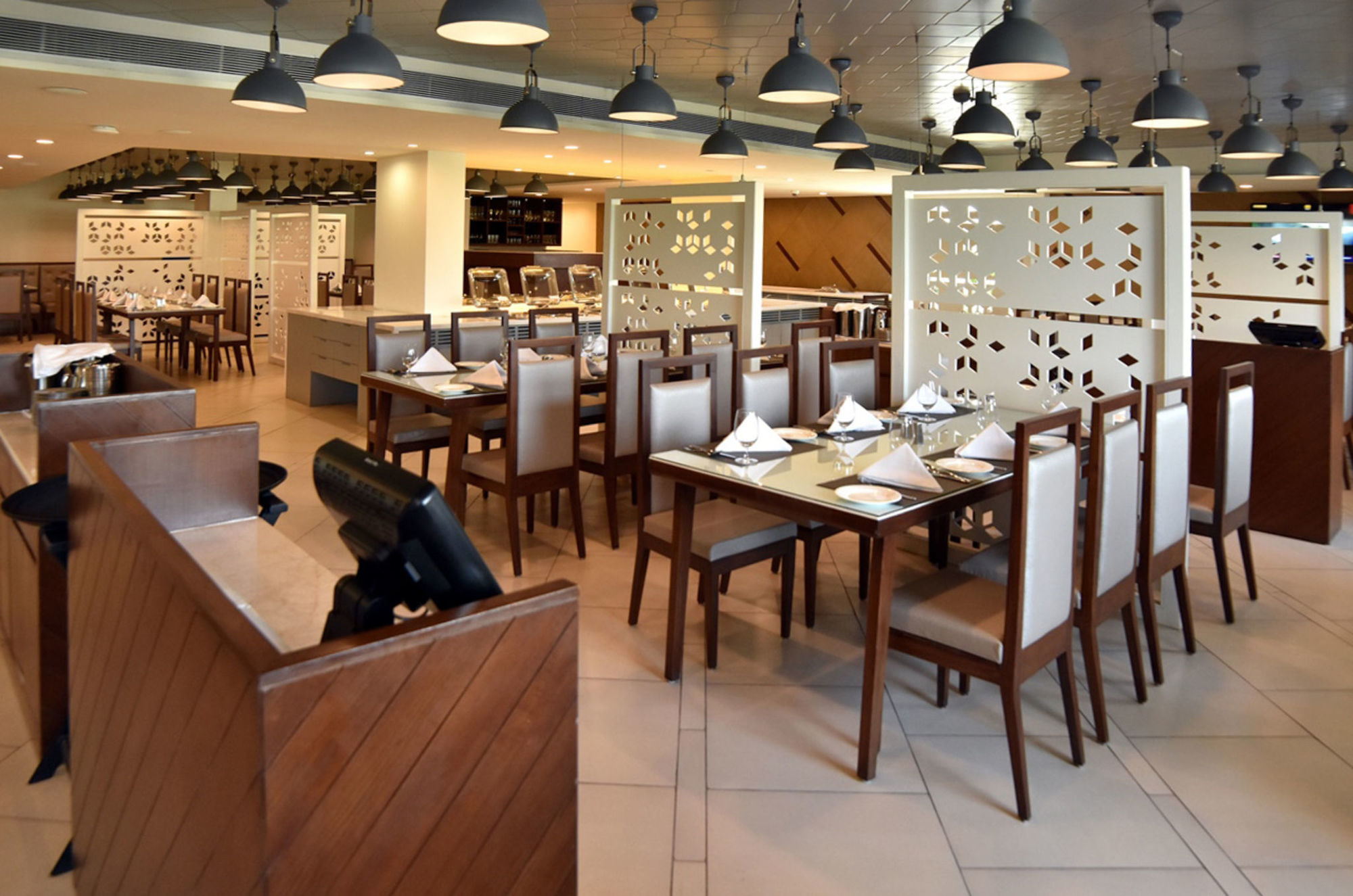 Comfort Inn Donil Vadodara Restaurant photo