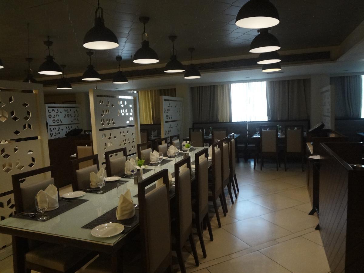Comfort Inn Donil Vadodara Exterior photo