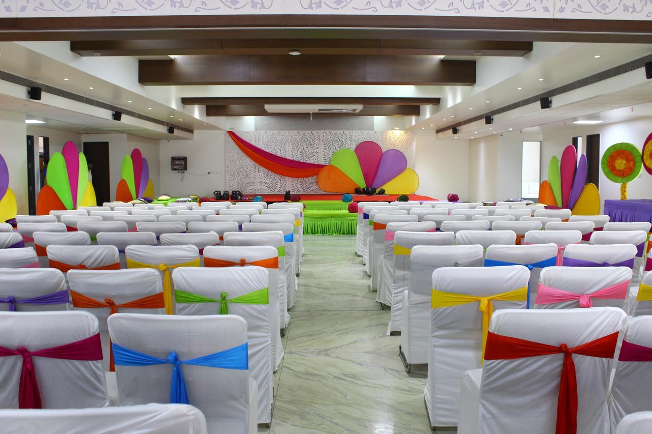 Comfort Inn Donil Vadodara Exterior photo