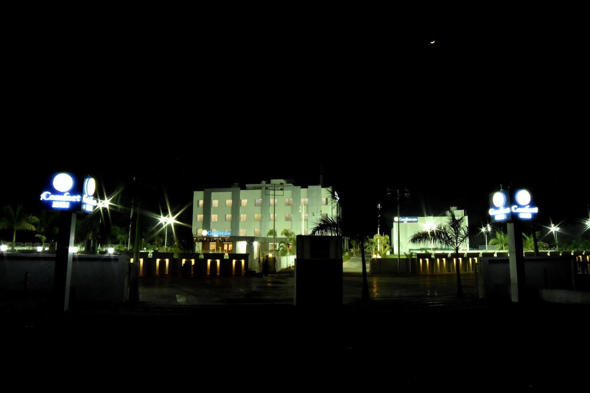 Comfort Inn Donil Vadodara Exterior photo