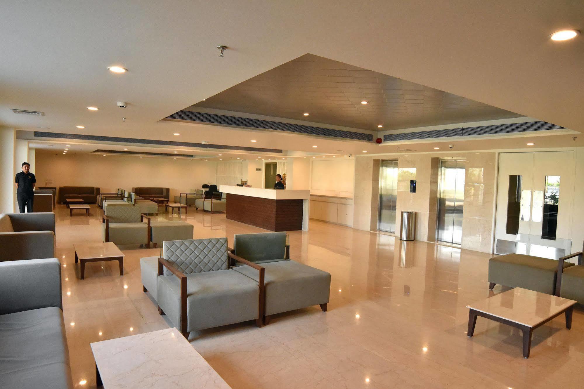 Comfort Inn Donil Vadodara Exterior photo
