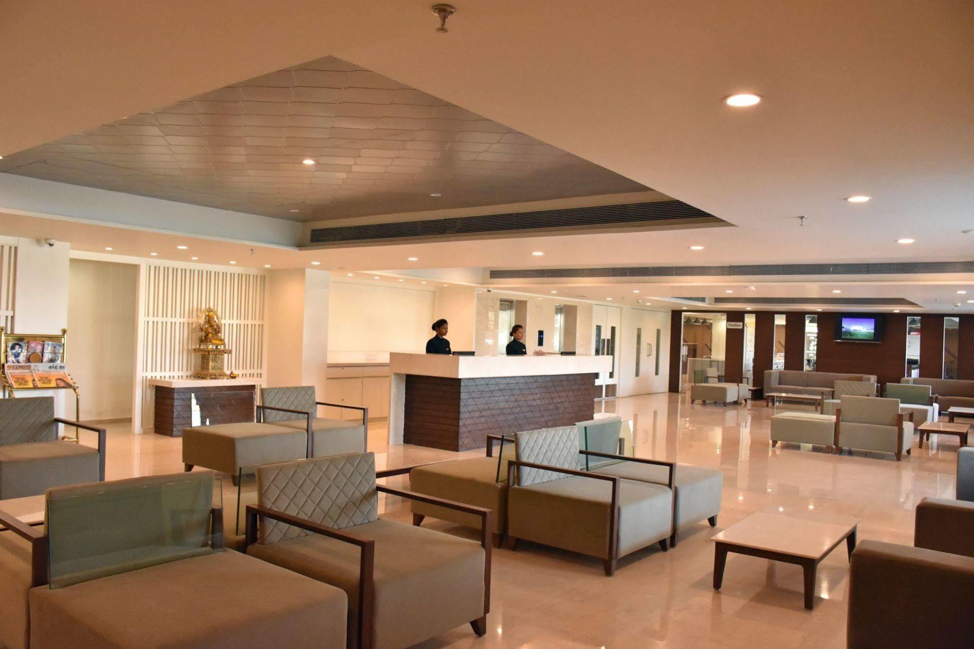 Comfort Inn Donil Vadodara Exterior photo