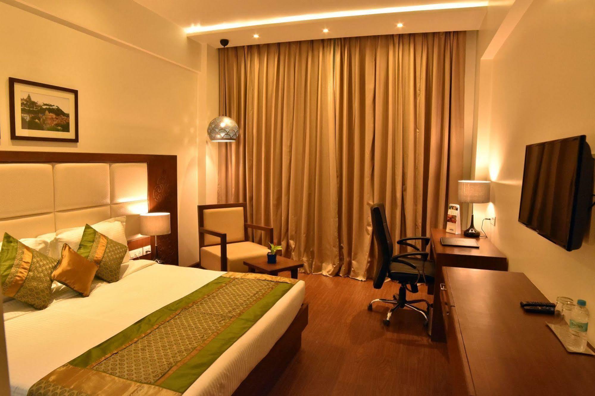 Comfort Inn Donil Vadodara Exterior photo