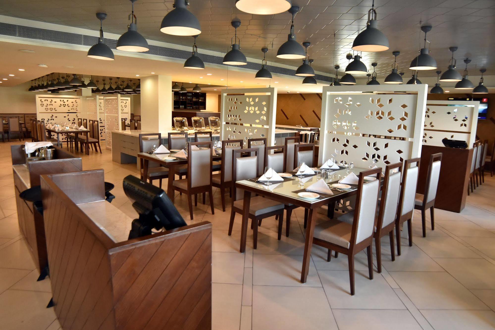 Comfort Inn Donil Vadodara Exterior photo